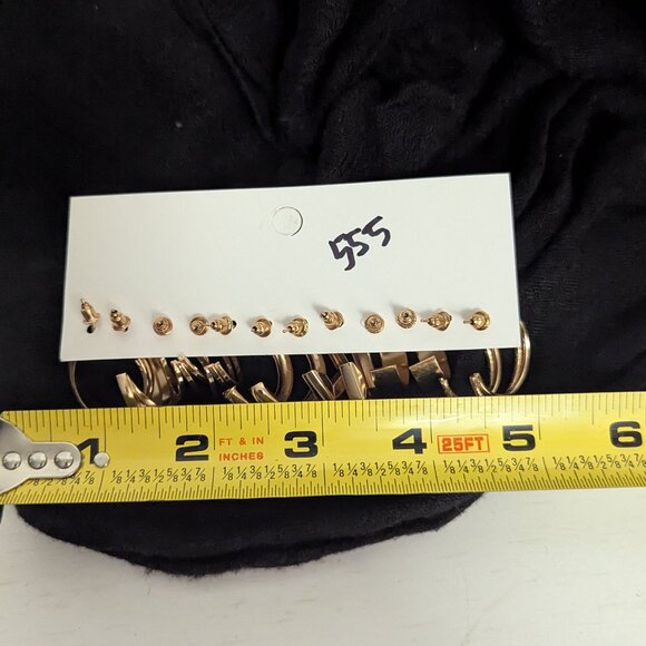 🎄 6 sets of earrings 3@$15 - Picture 2 of 2